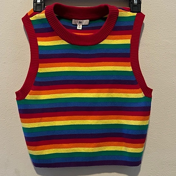 BP.’s 🌈 Pride sweater vest - Picture 13 of 13